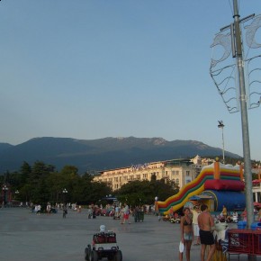 Pomnik Lenina i McDonals, Jałta